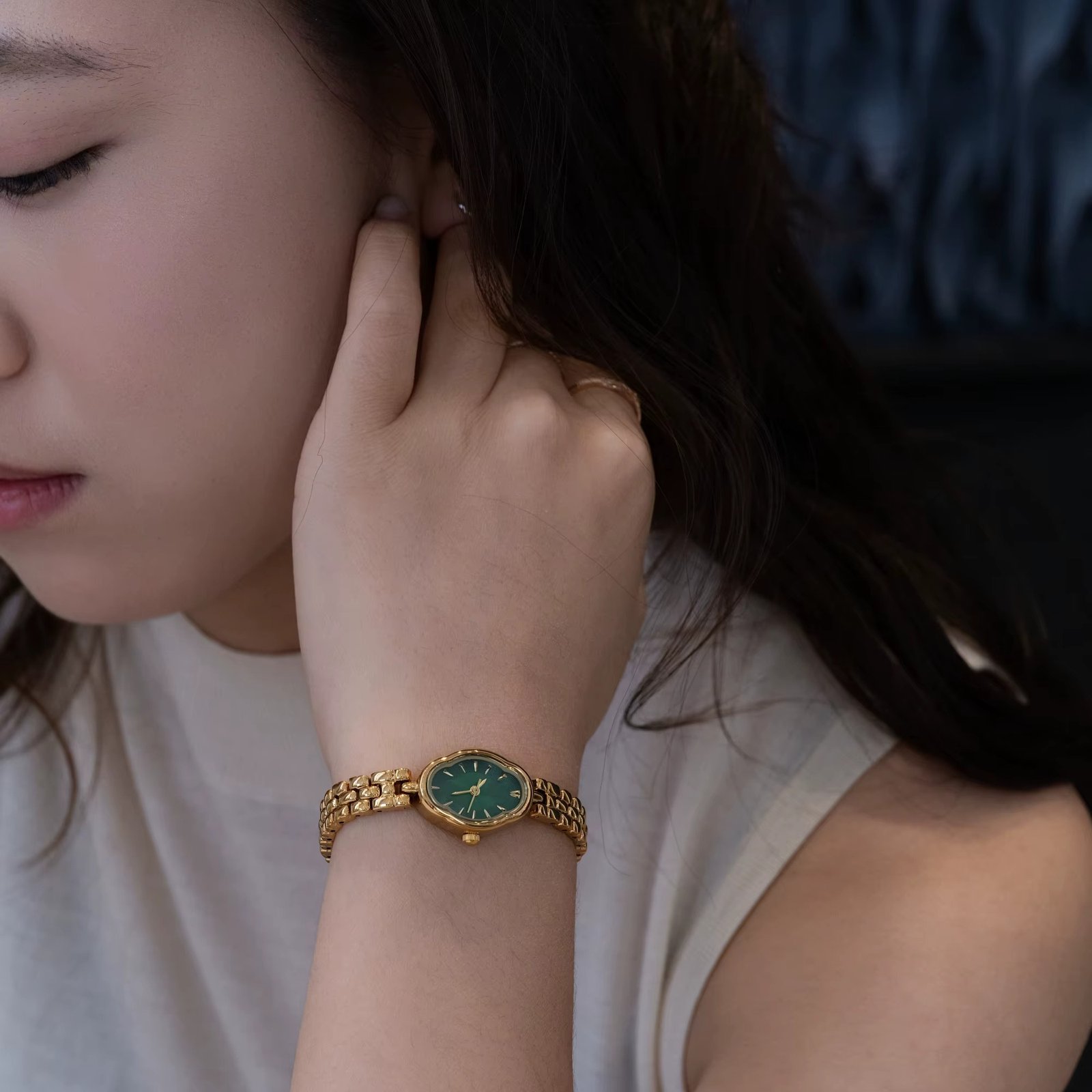 Minimalist Vintage Gold-Plated Women's Watch: Japanese Quartz Movement, Minimalist Luxury & Elegant Ladies' Style