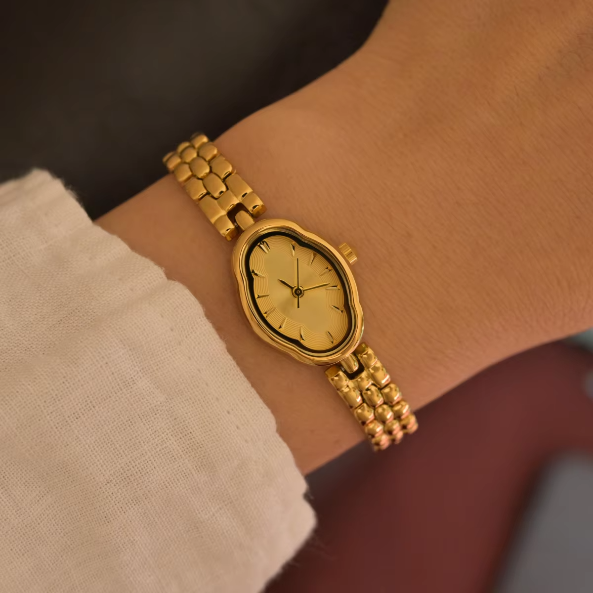 Minimalist Vintage Gold-Plated Women's Watch: Japanese Quartz Movement, Minimalist Luxury & Elegant Ladies' Style